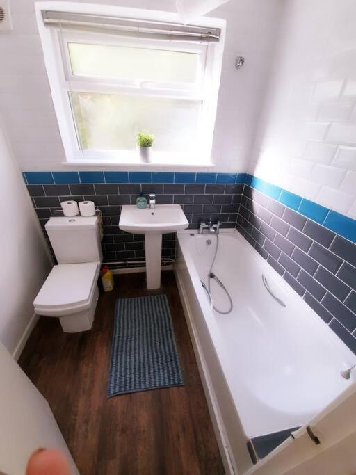 October Disc - Long Stay - Contractors Swindon Dış mekan fotoğraf